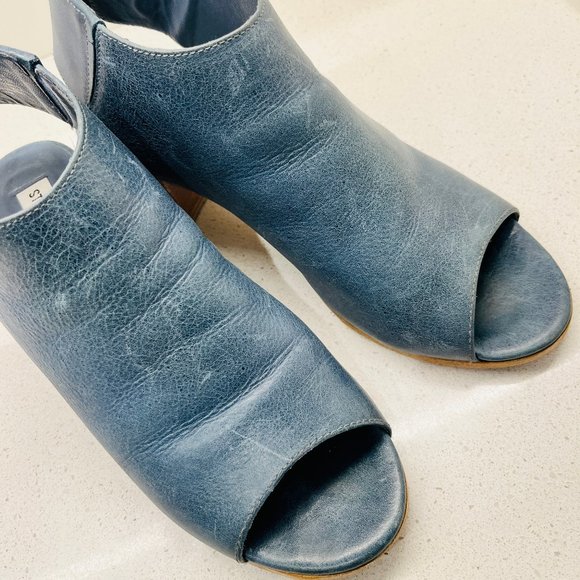 Steve Madden Shalow Blue Leather Peep Toe Sandals Shoes Snap Button Open Heel 10 - Picture 14 of 15